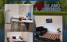 Jeito Mineiro, privacidade para família e grupos -2 quartos- melhor custo-benefício, garagem, sala com cozinha integrada, aconchegante, ambiente moderno e funcional, wi-fi veloz gratuito, próximo ao Parque das Águas-Calçadão e tudo que a cidade ofere